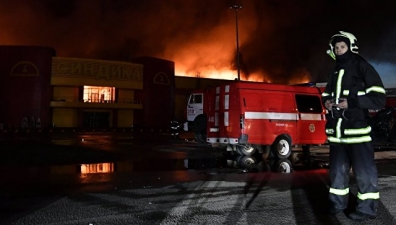 Число пострадавших на пожаре в ТЦ "Синдика" в Москве возросло до трех