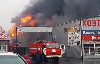 Под Ростовом-на-Дону локализовали пожар на крупном рынке «Атлант»